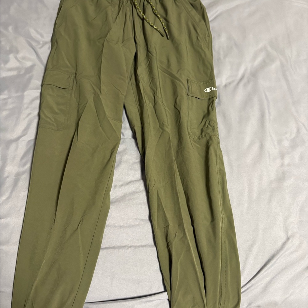 Champion women’s  Cargo Pants in Olive